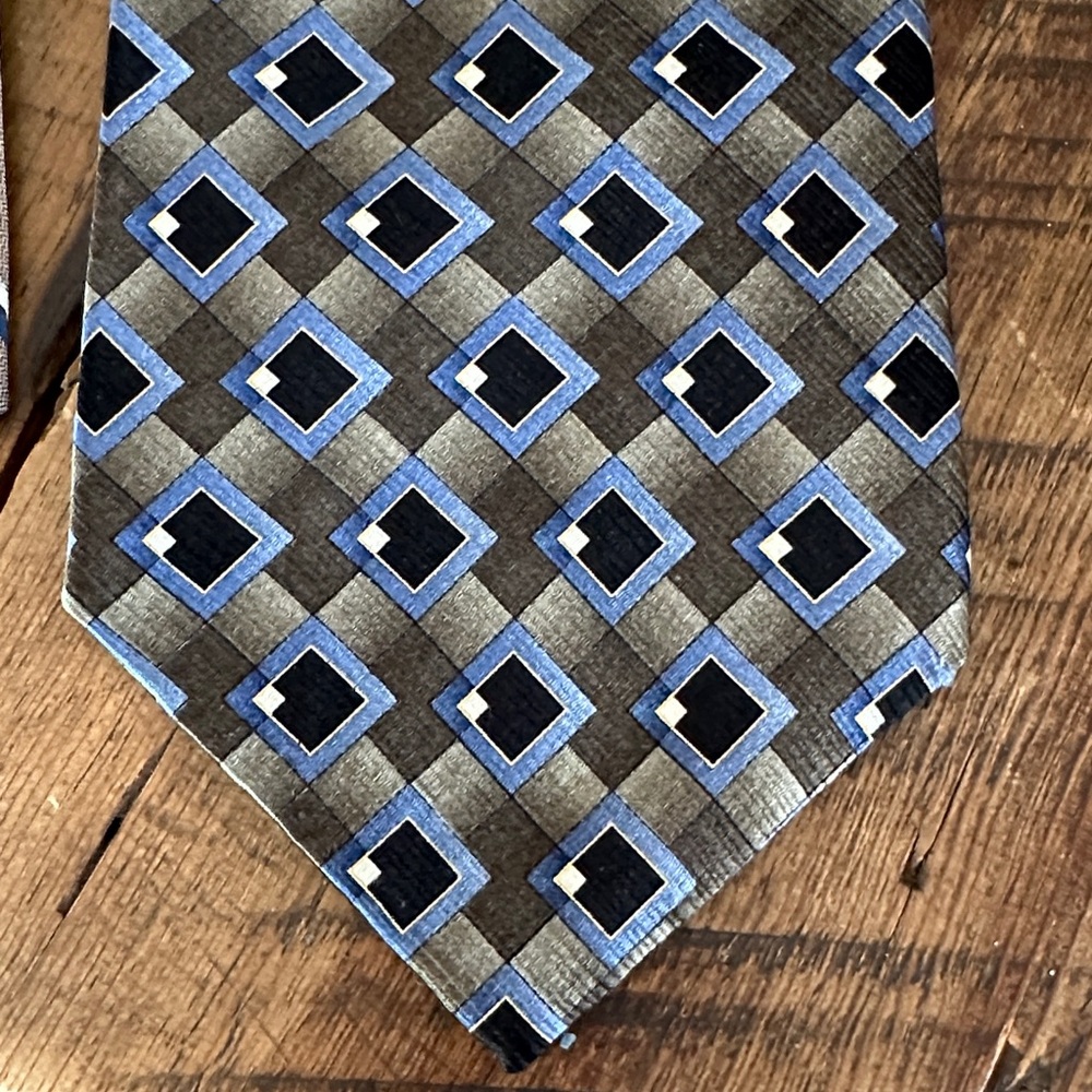 Elevate Your Basic Suit With 4 Geometric Men’s Ti… - image 4